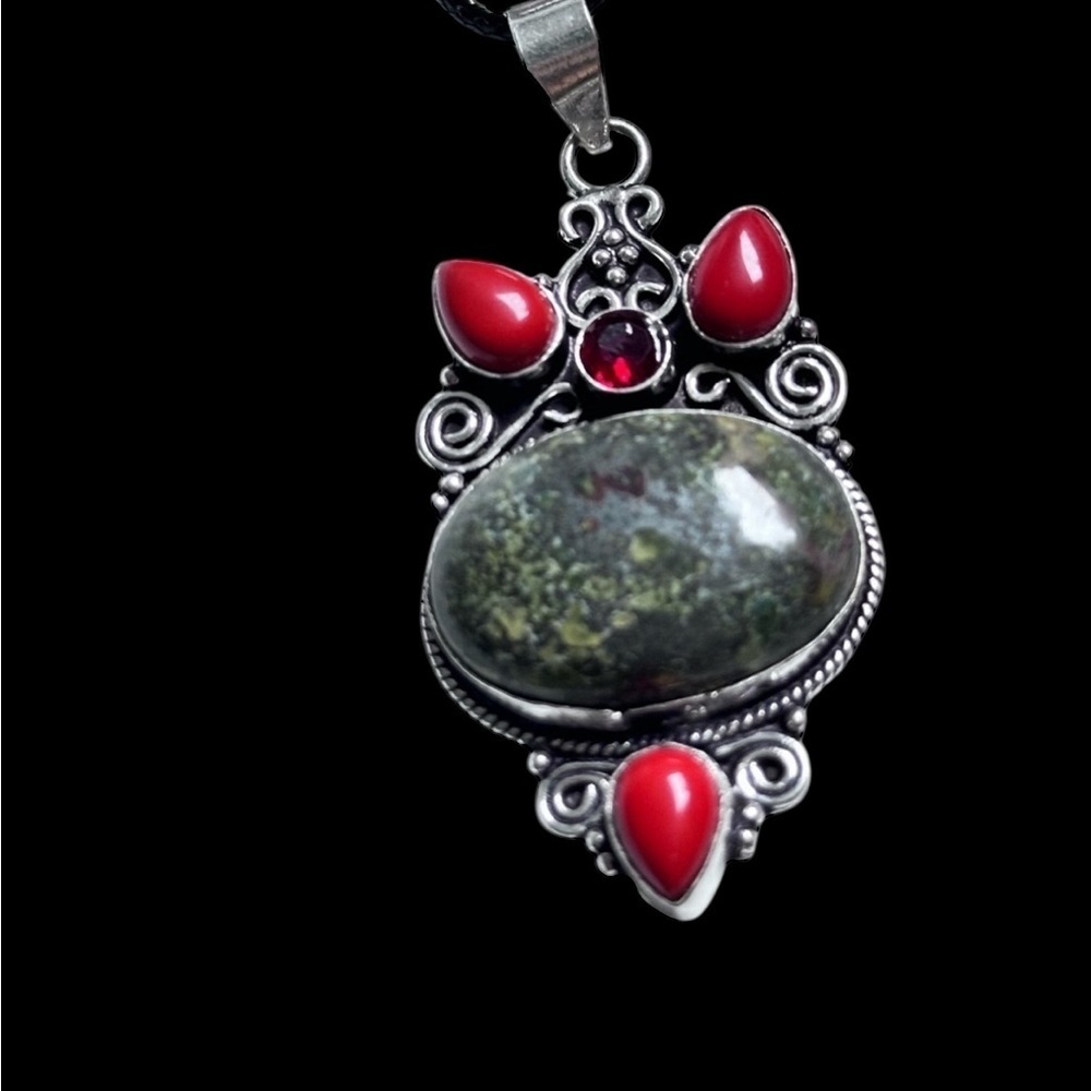 Handcrafted Artisan Jewelry Green Moss Agate with Red Coral & Gsrnet Pendant